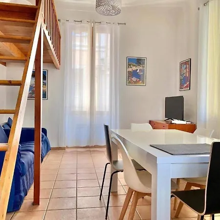 Lumineux Avec Mezzanine - Climatisé Appartement