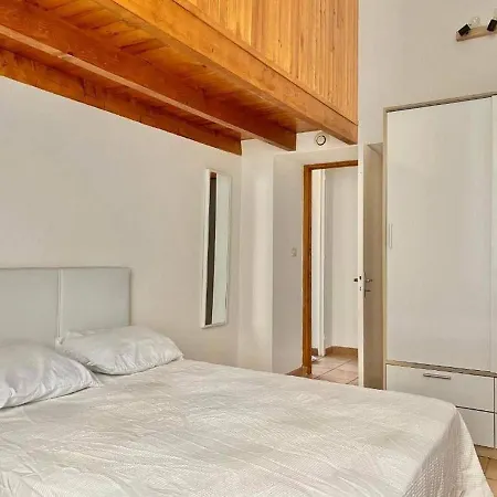 Appartement Lumineux Avec Mezzanine - Climatisé Menton